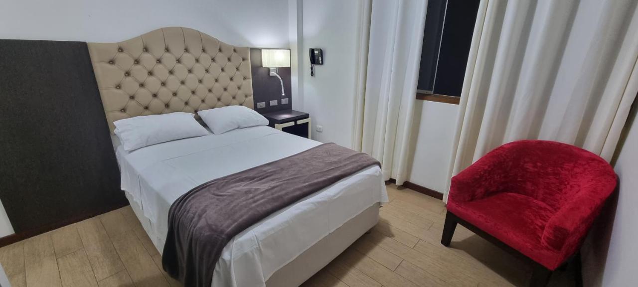 Hotel Imperio Real Trujillo Exteriör bild